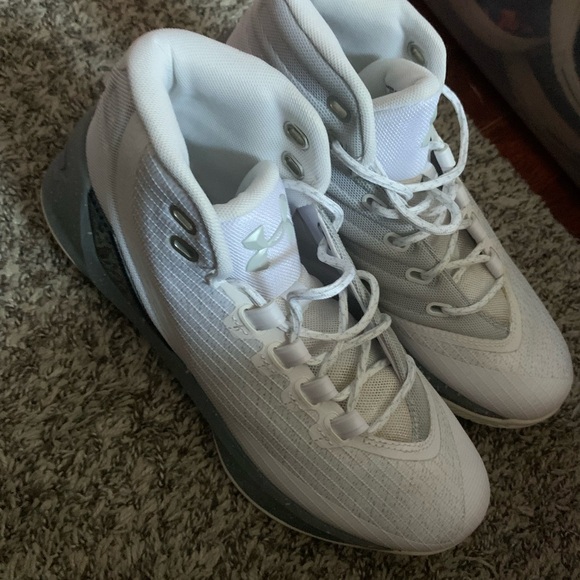 Under Armour White and Gray High-Top Sneakers Mens size 6 like new - Picture 3 of 8